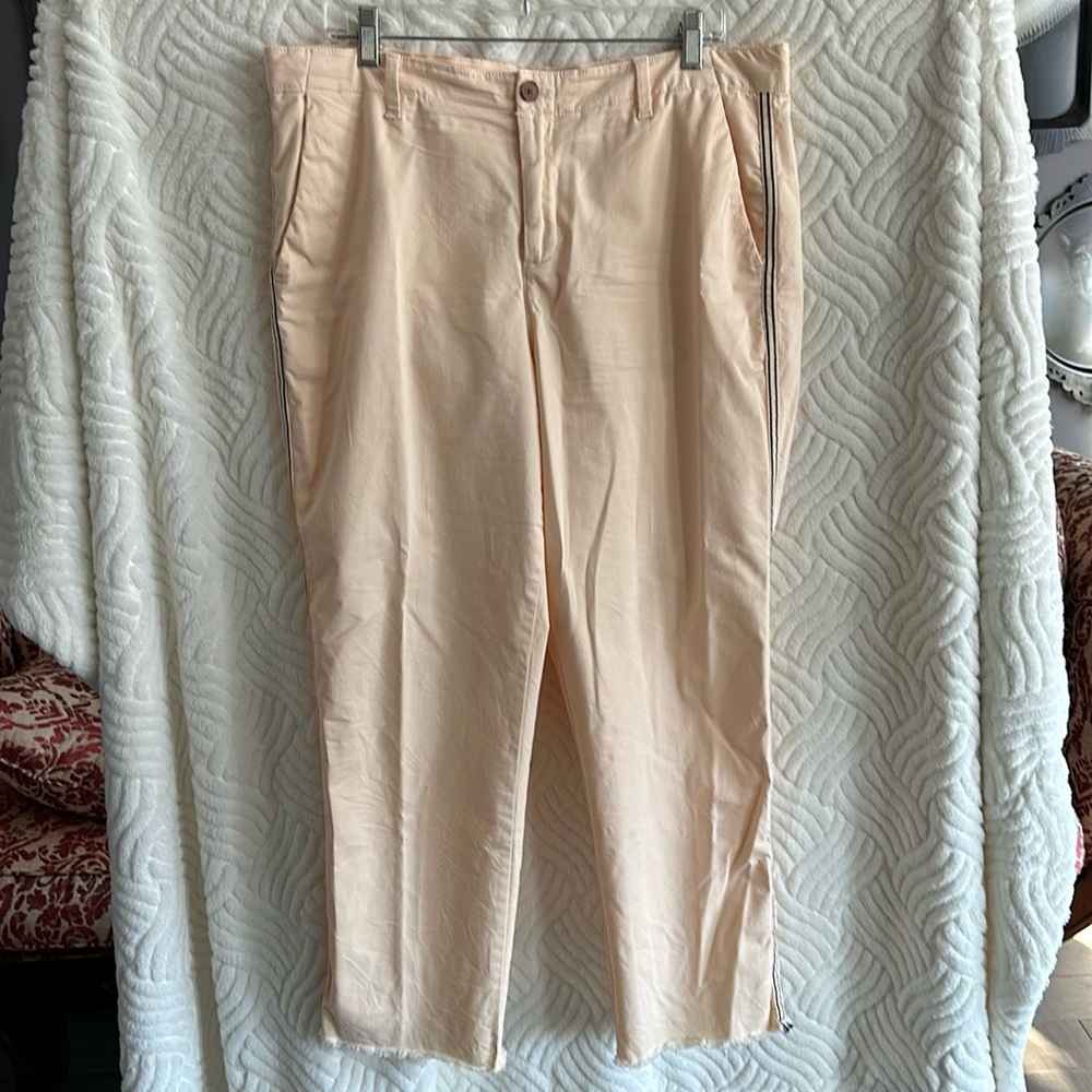 GAP Chinos